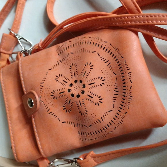 Cute VEGAN Leather Cross Body/Wristlet Minibag - Picture 9 of 9